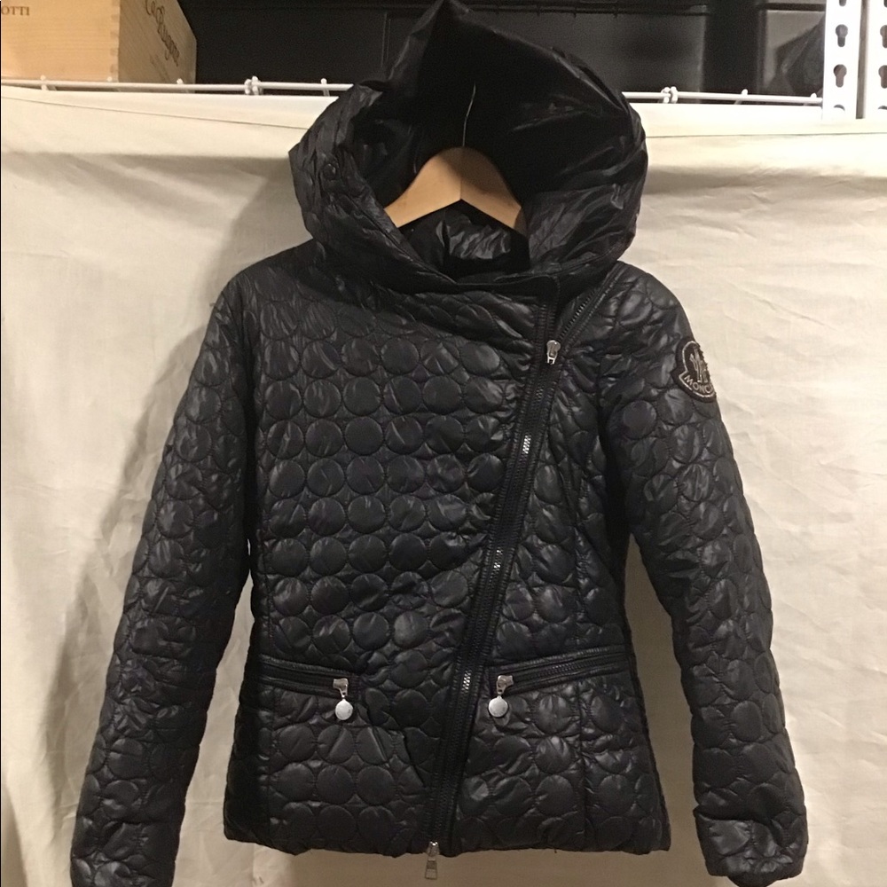 Moncler girl puffer